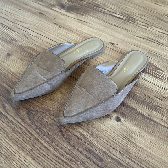 Lulus Shoes - Lulus pointed toe mules.